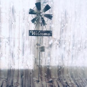 FARM HOUSE BLACK WELCOME WINDMILL ON STICK